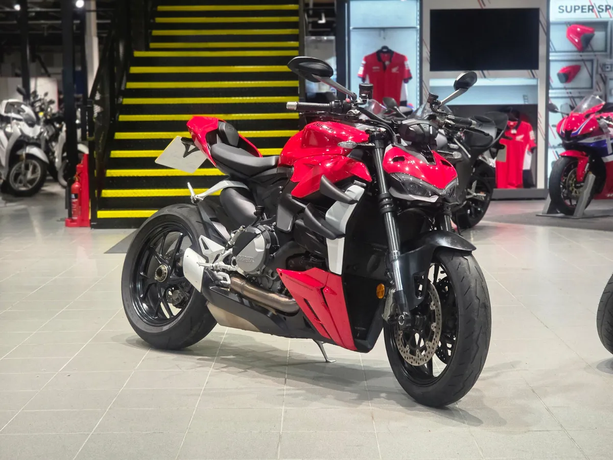 Ducati V2 Streetfighter - Image 3