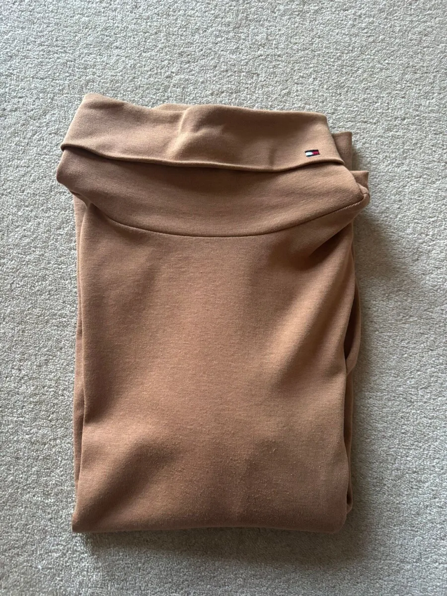 Tommy Hilfiger Tan Polo neck - Image 4