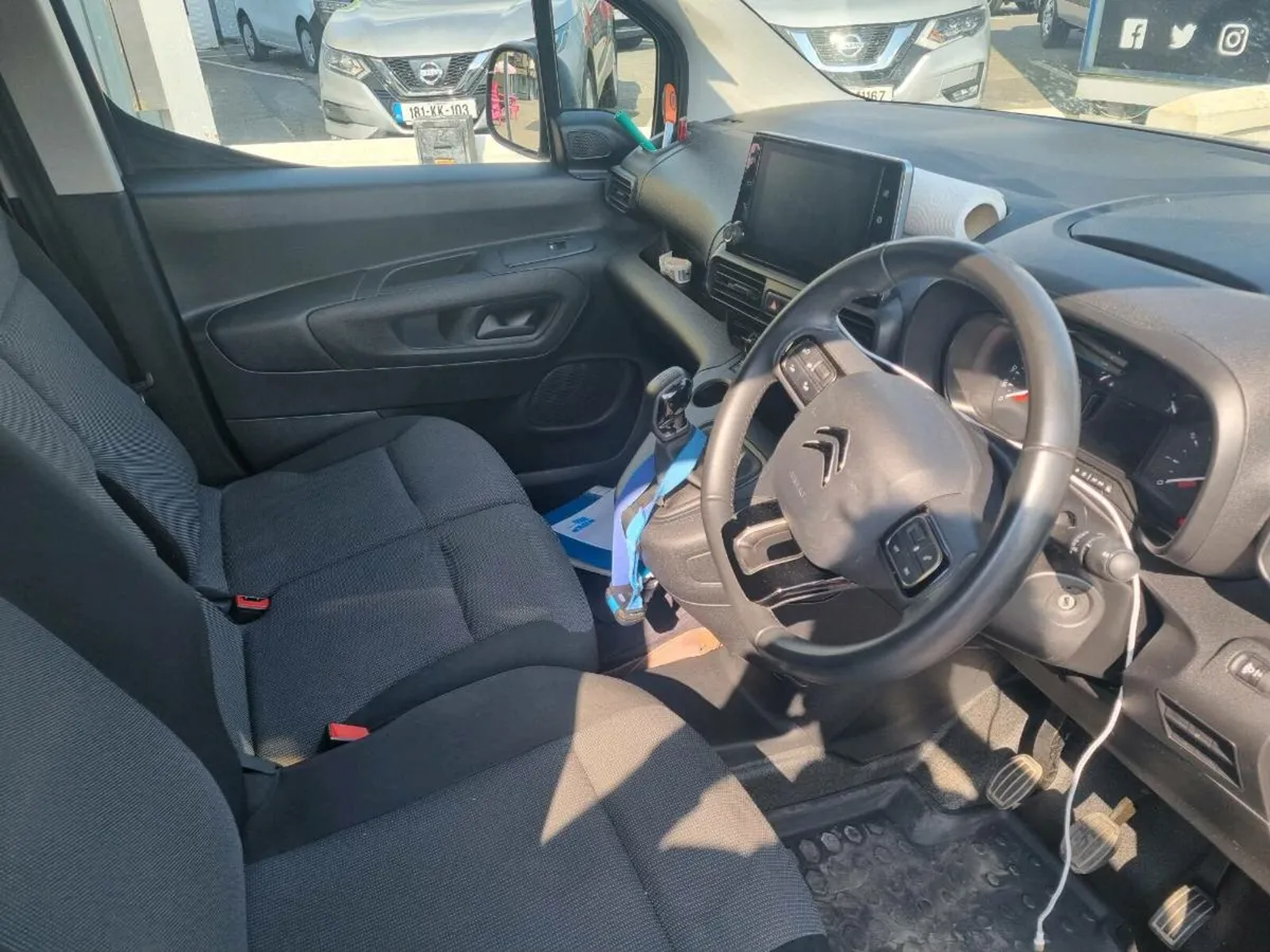 212 Citreon Berlingo Van - Image 4