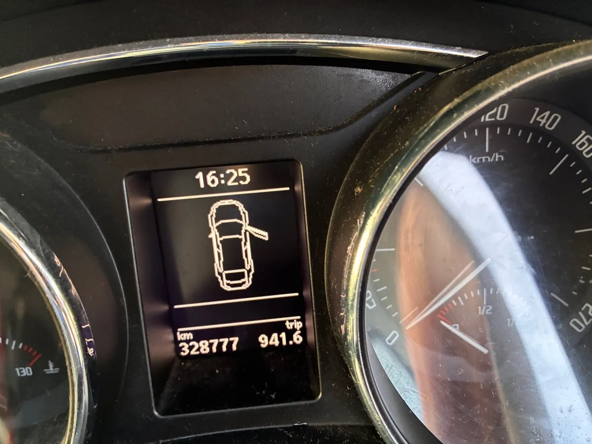 2011 Skoda superb - Image 3