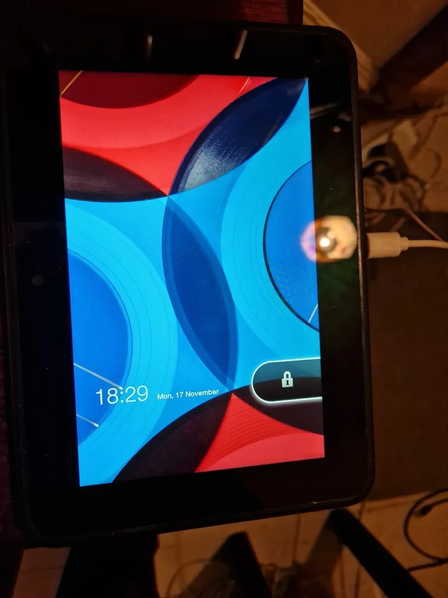 Amazon Kindle SN D025 A0A0 2474 154N, 16GB - Image 1