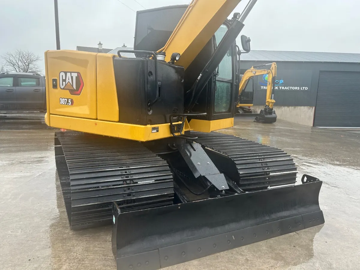 Caterpillar 307.5 C/W New 950mm Pads - Image 2