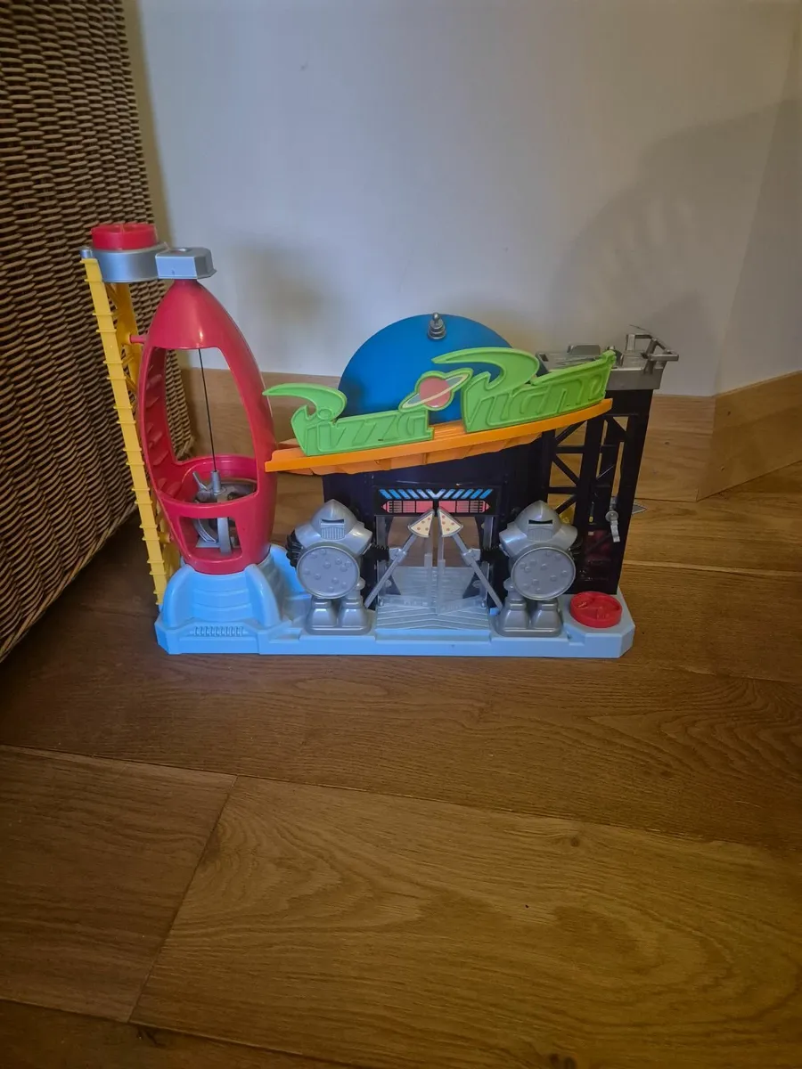 Marvel Superhero playsets - Image 4