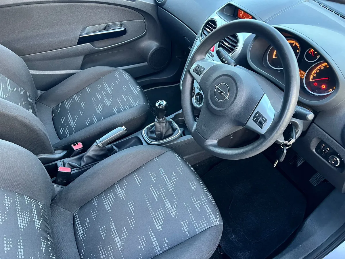 Opel Corsa 2011 1.3 CDTi new nct 12/26 tax 8/26 - Image 4