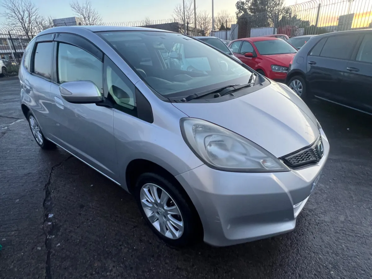 Honda Fit 2010 Aitomatic/ New Nct/ warranty. - Image 1