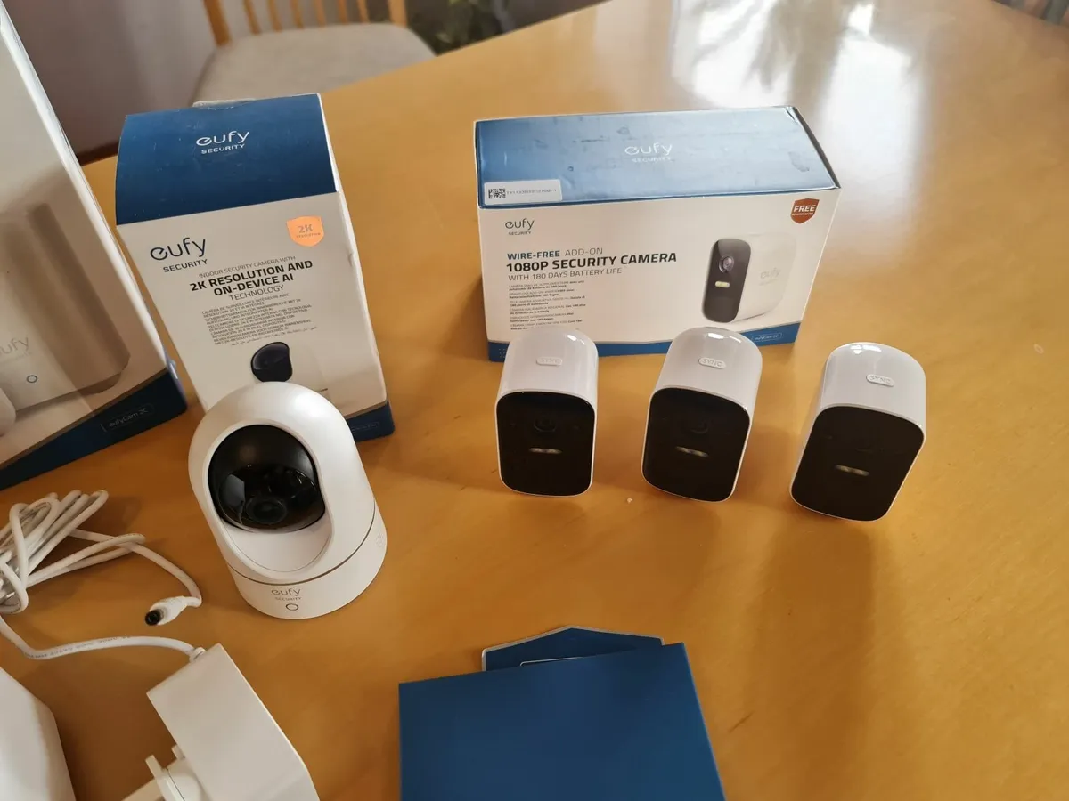 Eufy Smart doorbell + 3 x outdoor cameras 1 Indoor - Image 4