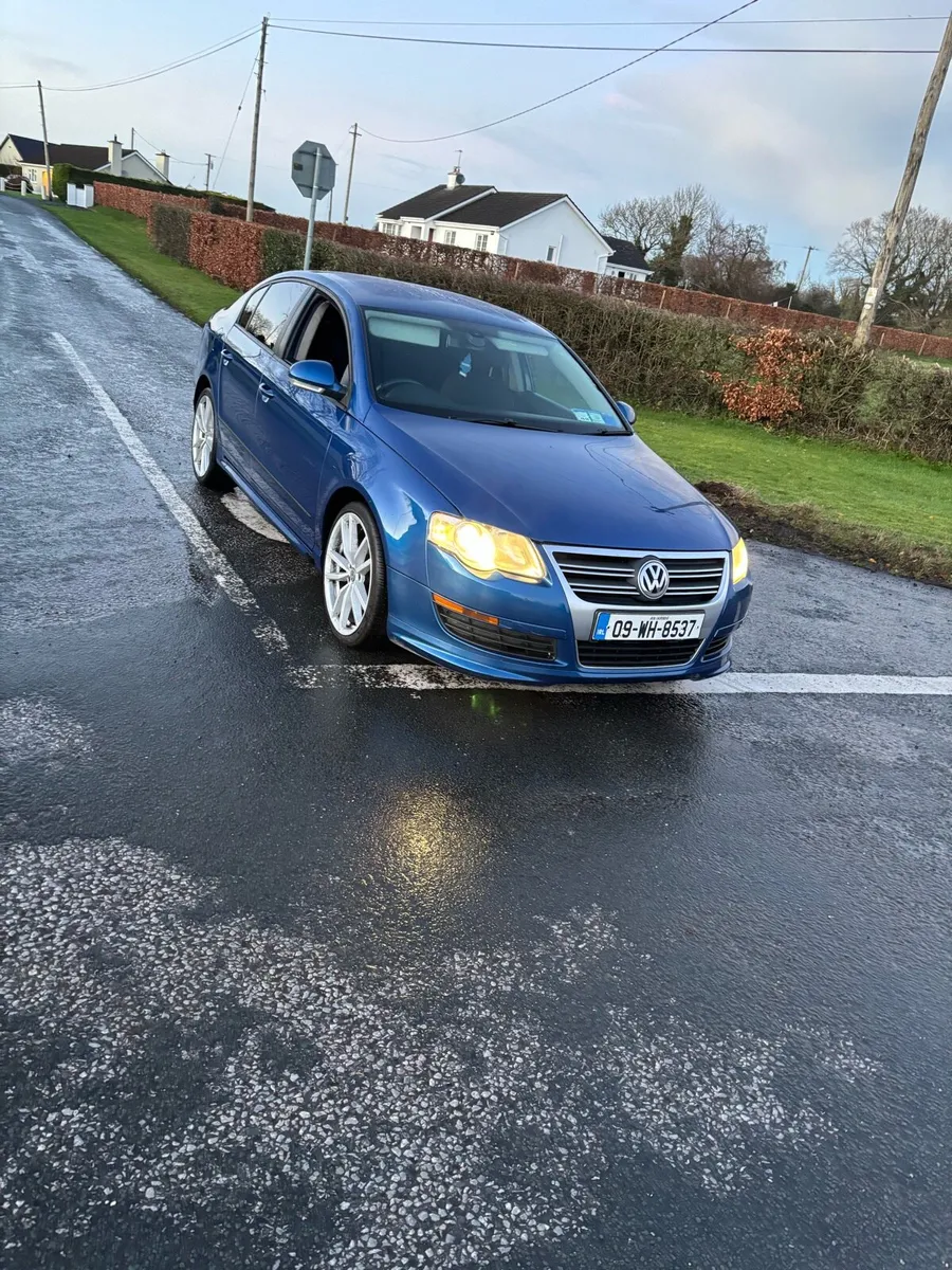 Volkswagen Passat Rline 2350 - Image 1