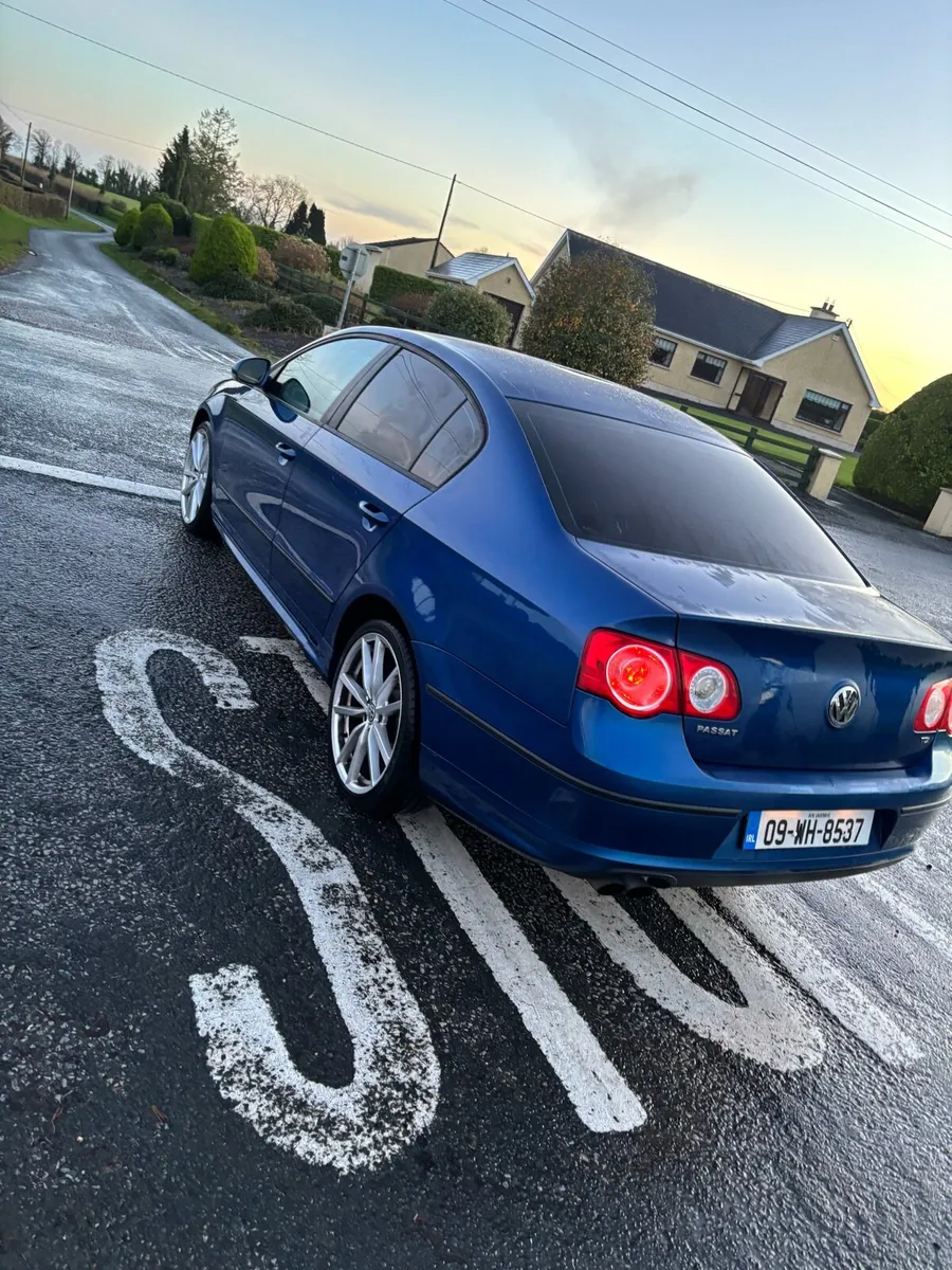 Volkswagen Passat Rline 2350 - Image 4
