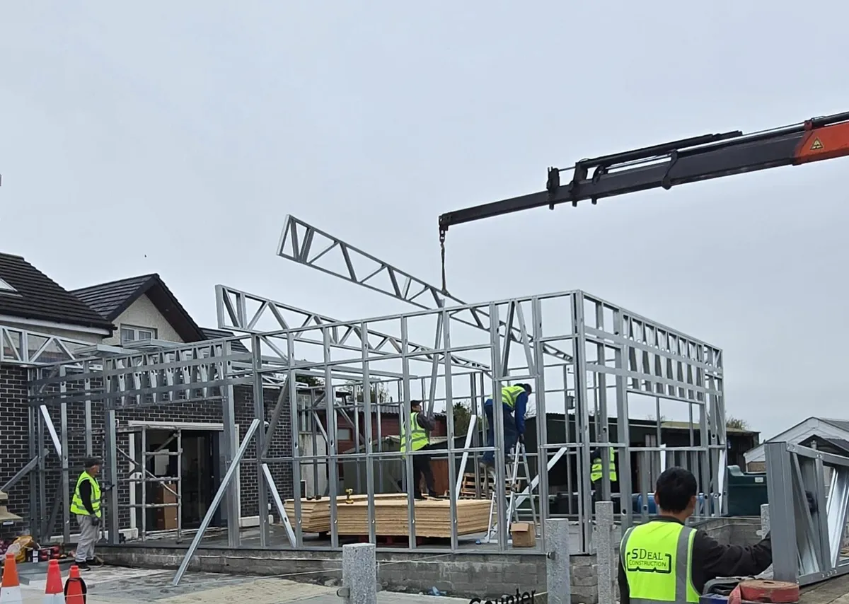 Steel frame - Image 1