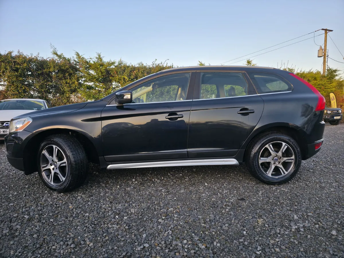 Volvo XC60 2010 - Image 2