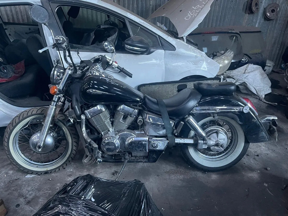 Motorcycle body for breaking - Image 1