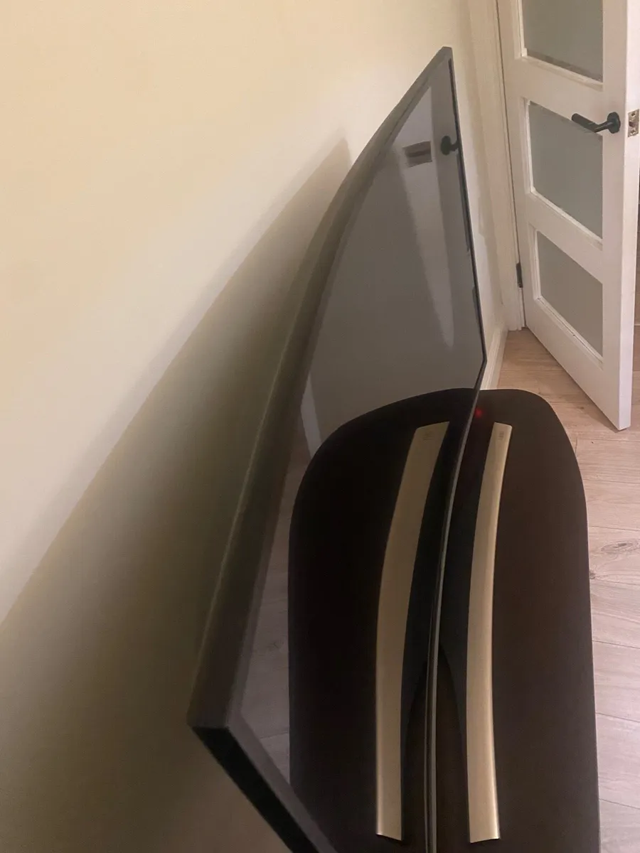 48 inch Samsung smart TV - Image 2