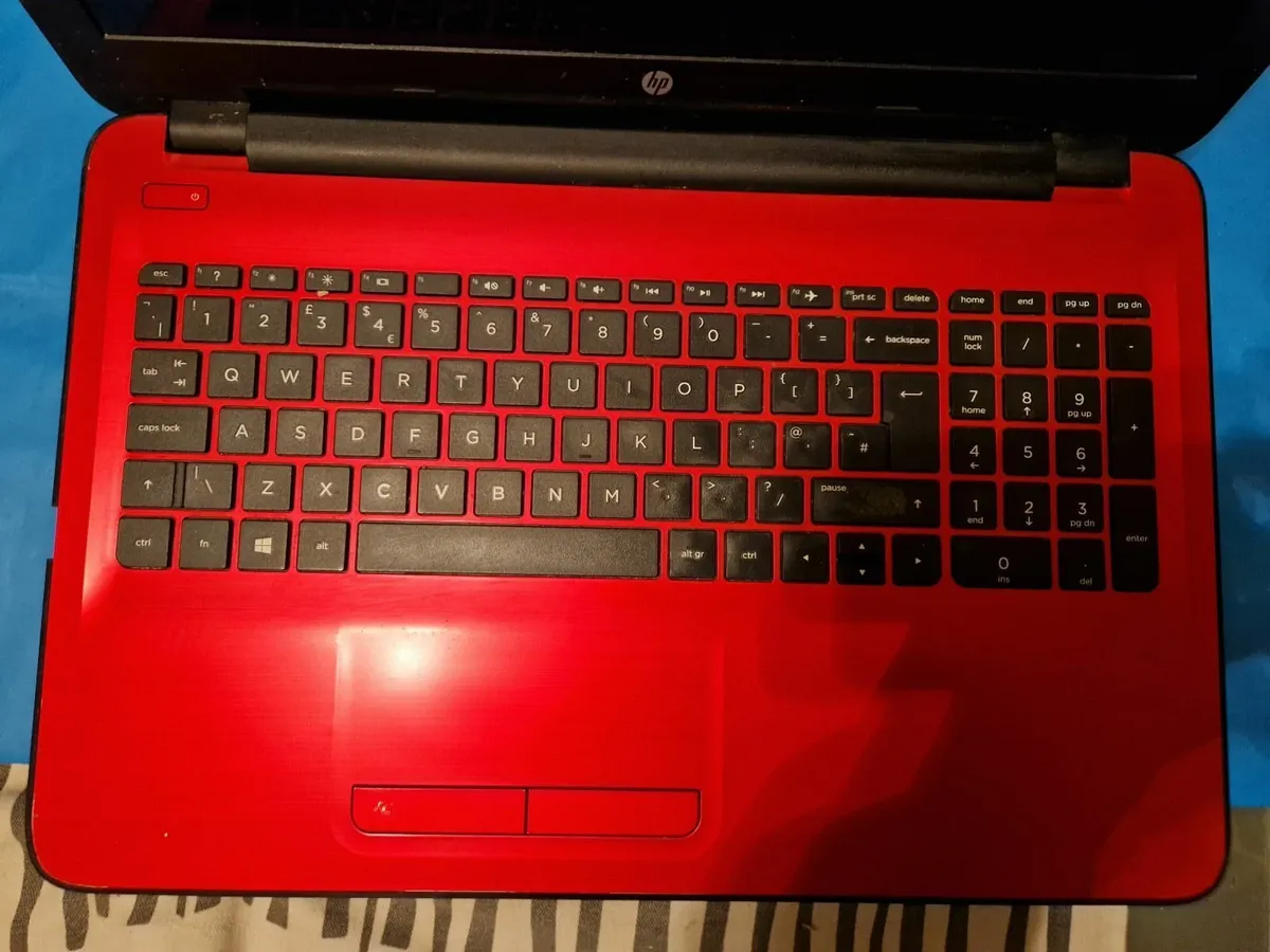 HP Laptop, AMD A6-7310 APU 2.0GHZ, 4GB, 1 TB, RED - Image 4