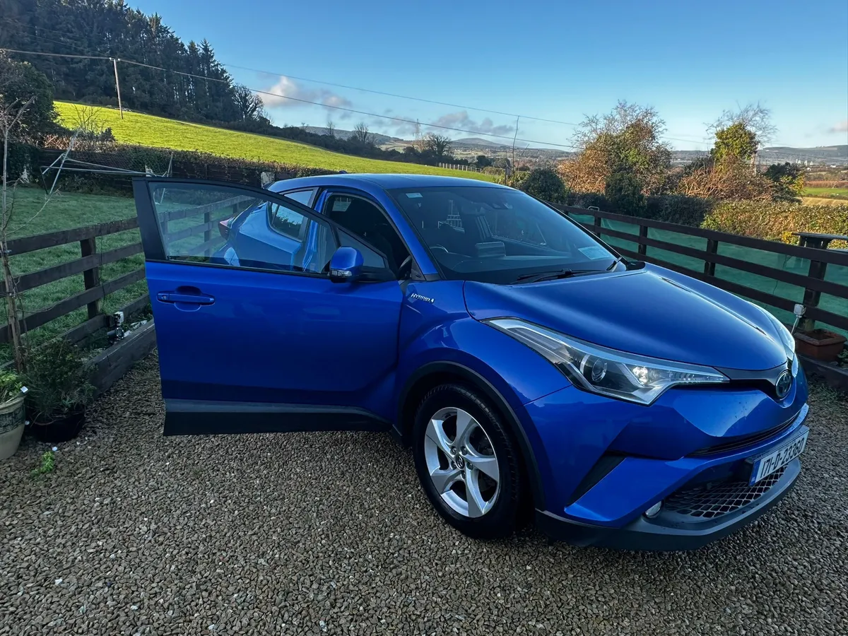 Toyota CHR 1.8 Hybrid 2017 - Image 2