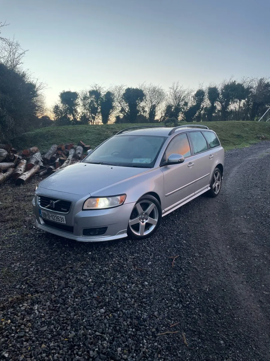 Volvo v50 R Design - Image 1