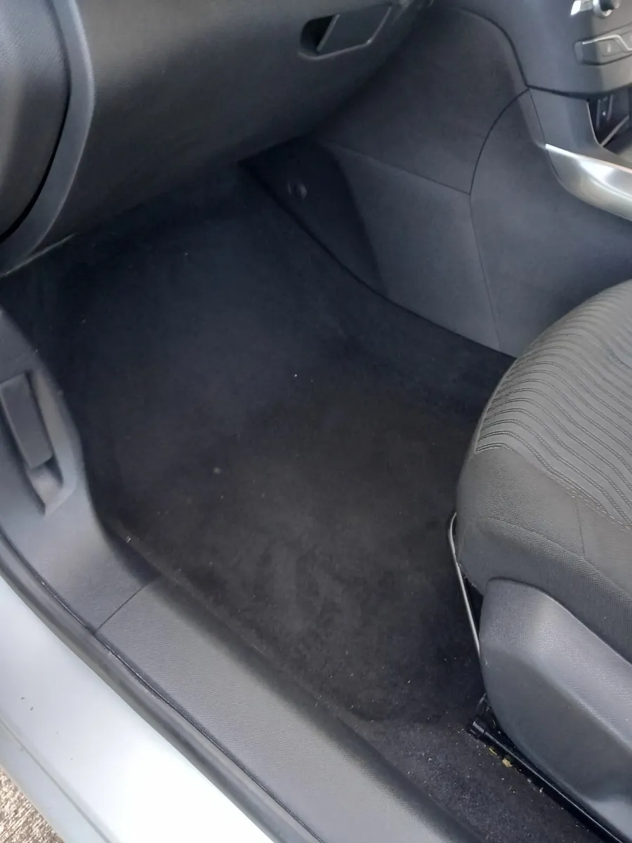 Peugeot 308 2016 - Image 4