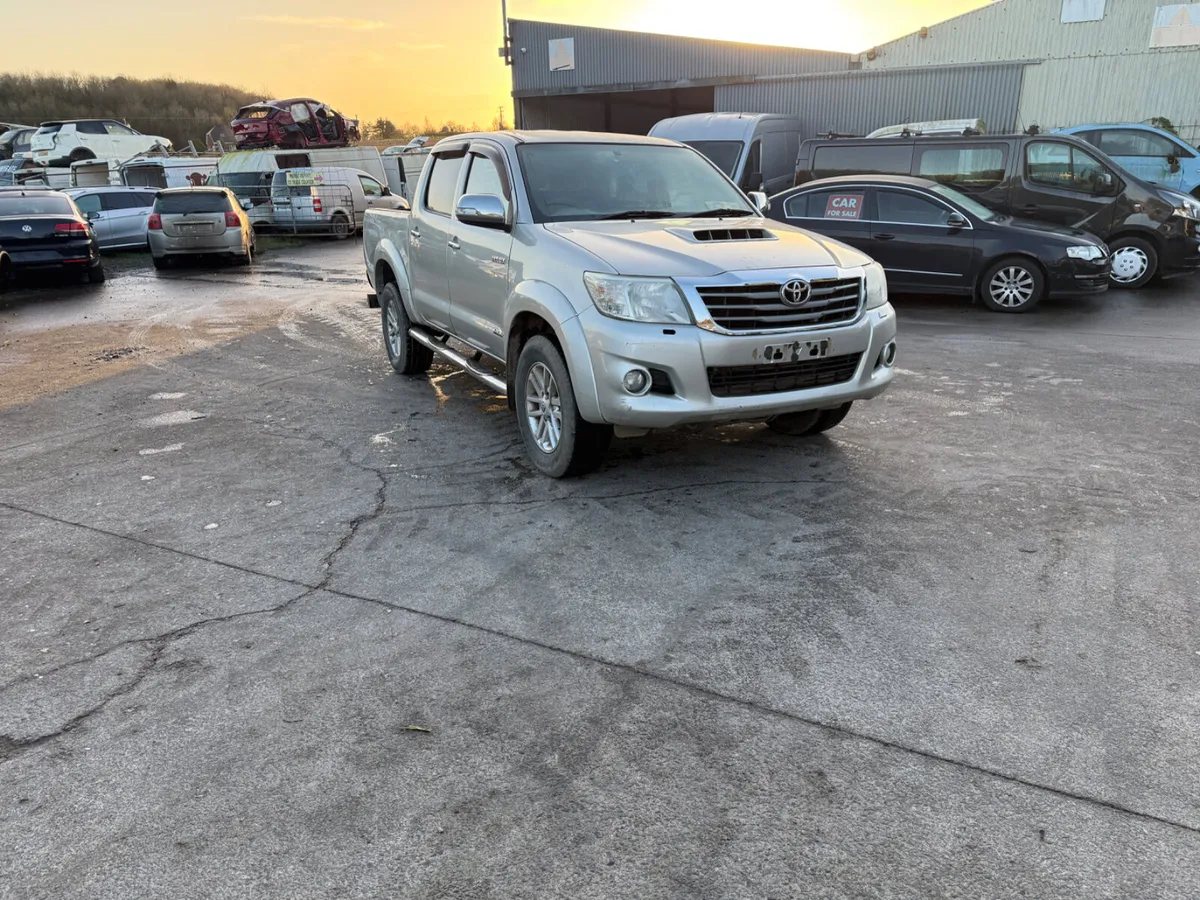 2014 Toyota Hilux 3.0 D4D invincible D-CAB - Image 2