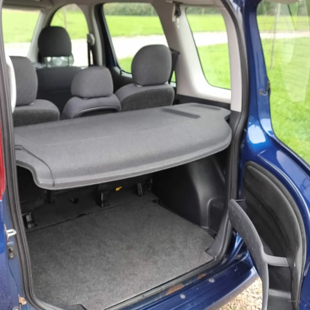 Toyota Yaris 2004 - Image 3