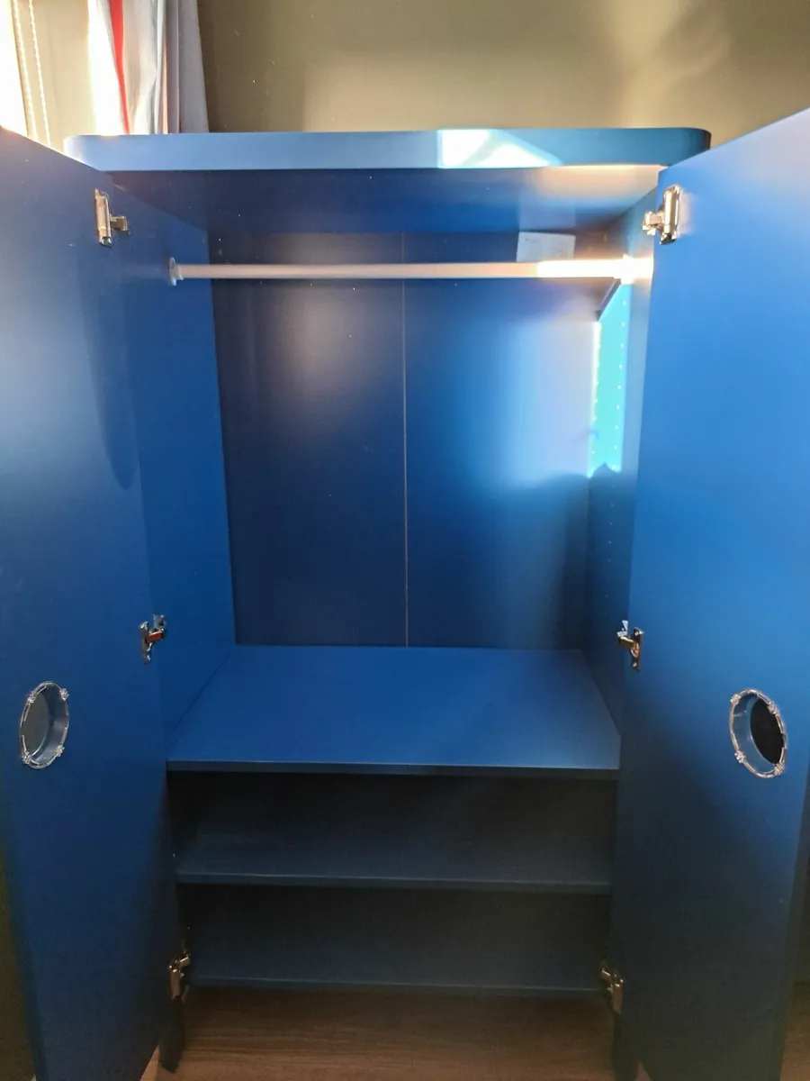 Kids wardrobe - Image 2