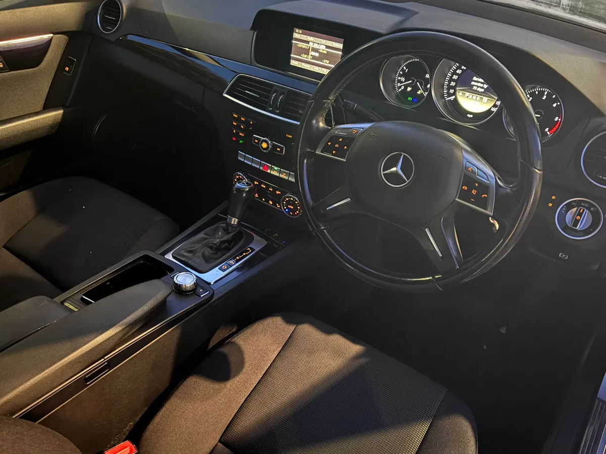 Mercedes-Benz C-Class C220d 2012 - Image 4