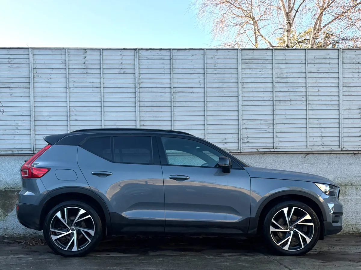 Volvo XC40 2021 R-DESIGN PRO T5 RECHARGE 260bhp - Image 2