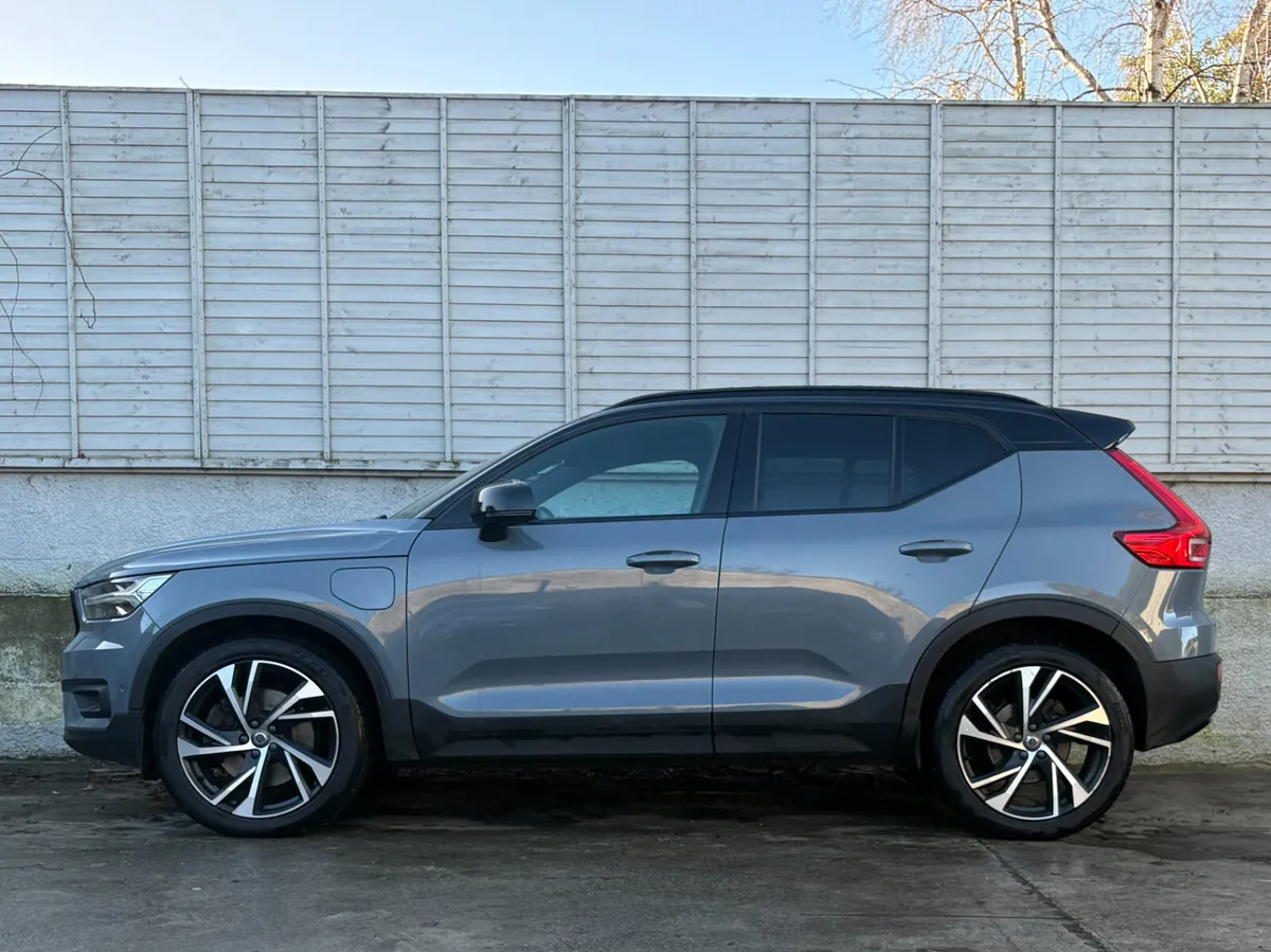 Volvo XC40 2021 R-DESIGN PRO T5 RECHARGE 260bhp - Image 4