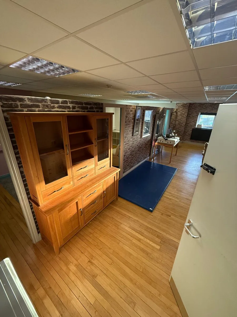 Office to rent - Image 3