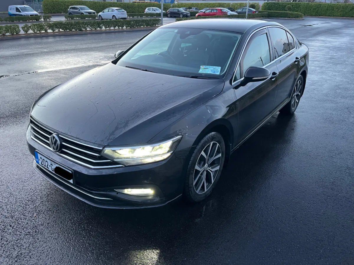 Volkswagen Passat - Image 2