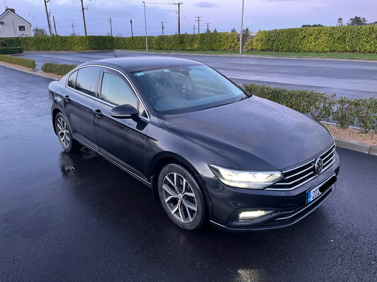 Volkswagen Passat - Image 1