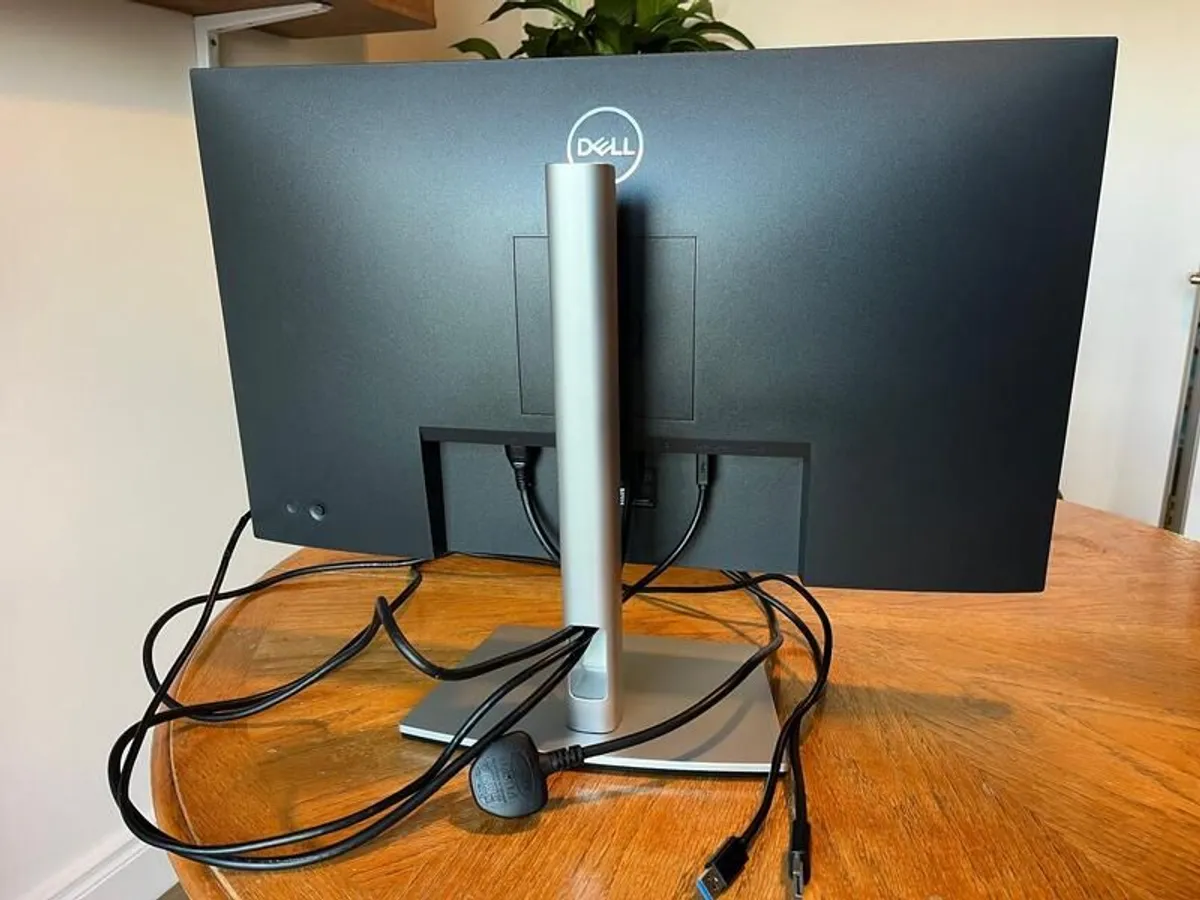 Dell P2722H 27" Full HD Monitor  Excellent Condition - Image 3