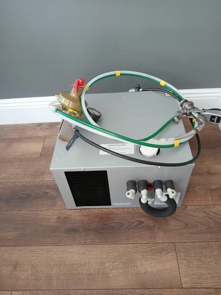 Beer cooler and tap - Image 2