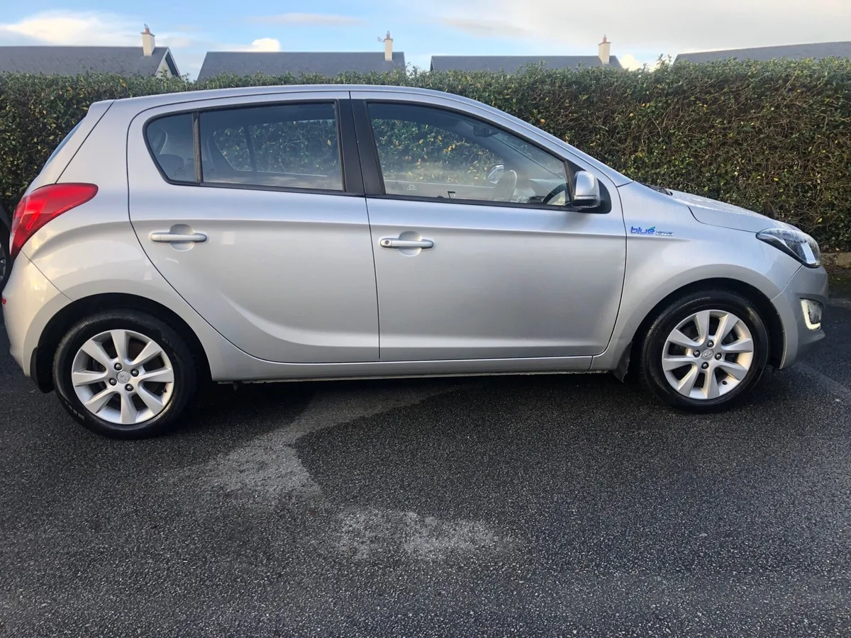 HYUNDAI i20’(88) KMS FULL SERVICE HISTORY - Image 2