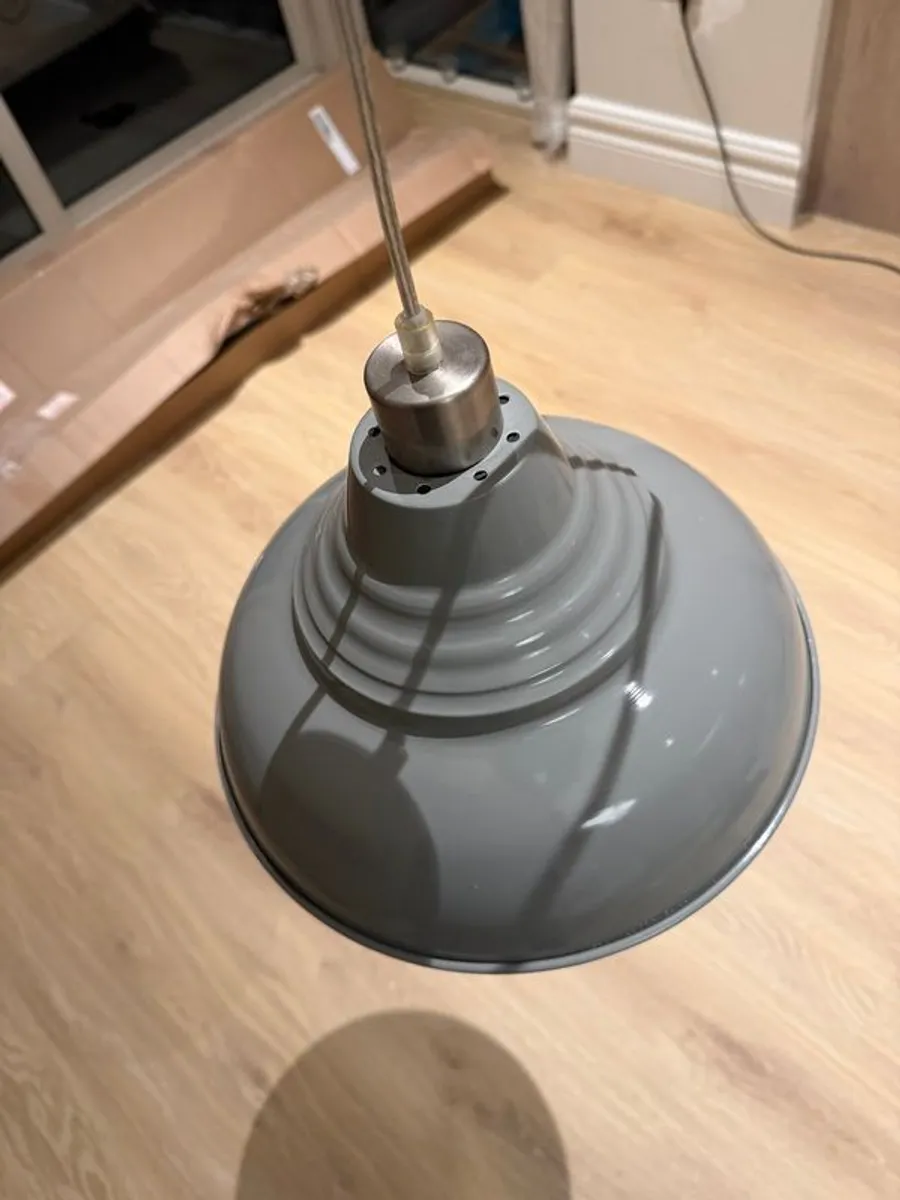 Pendant Lights x 7 - Image 1