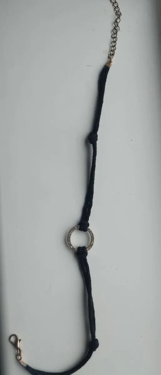 Black bracelet never worn - Image 1