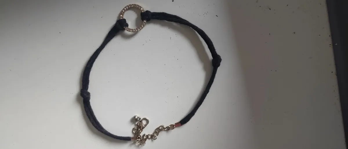 Black bracelet never worn - Image 3