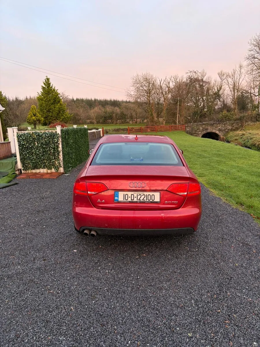 Audi A4 2010 - Image 2