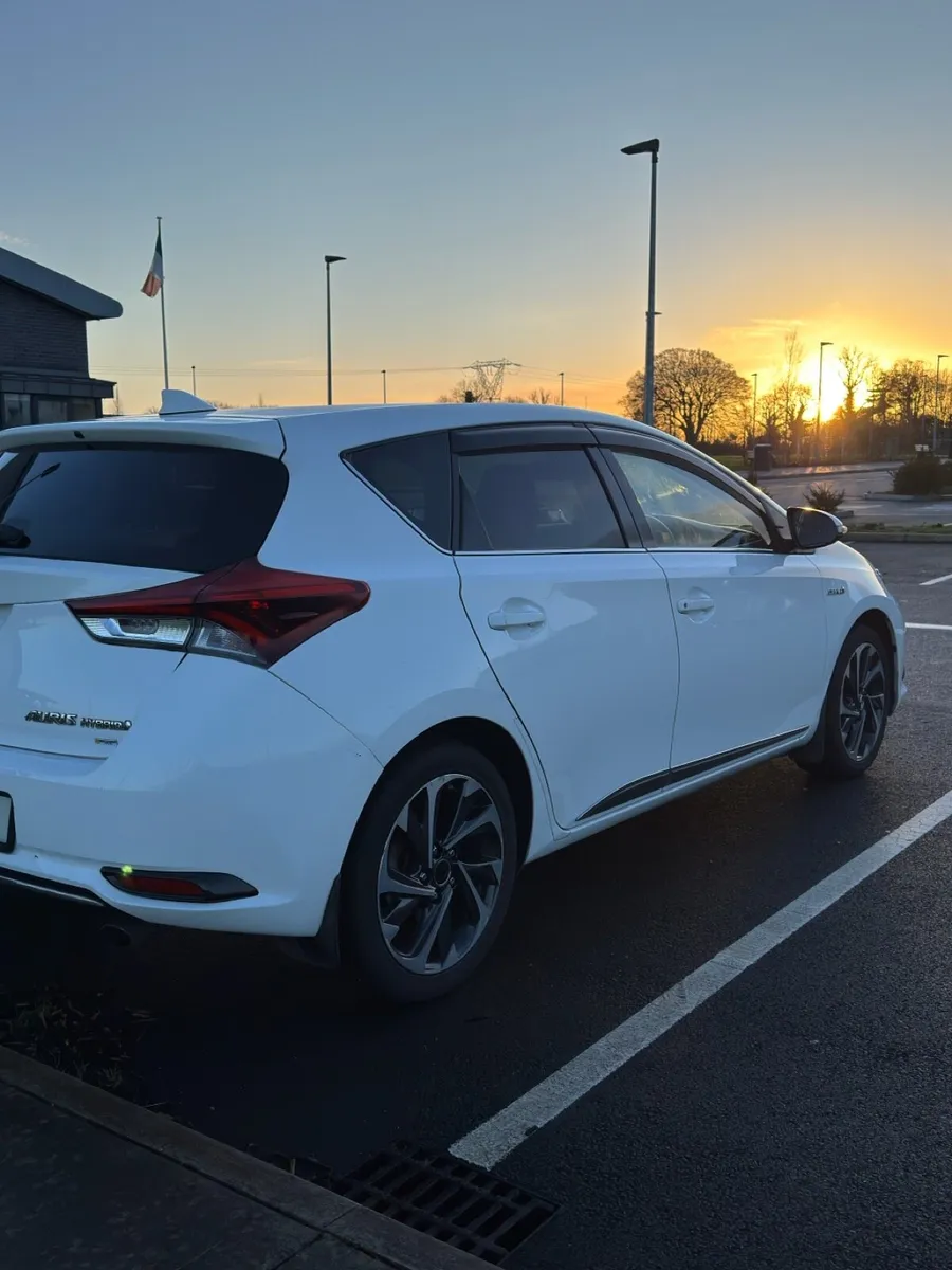 Toyota Auris Hybrid 2016 – 1.8 Petrol - Image 4