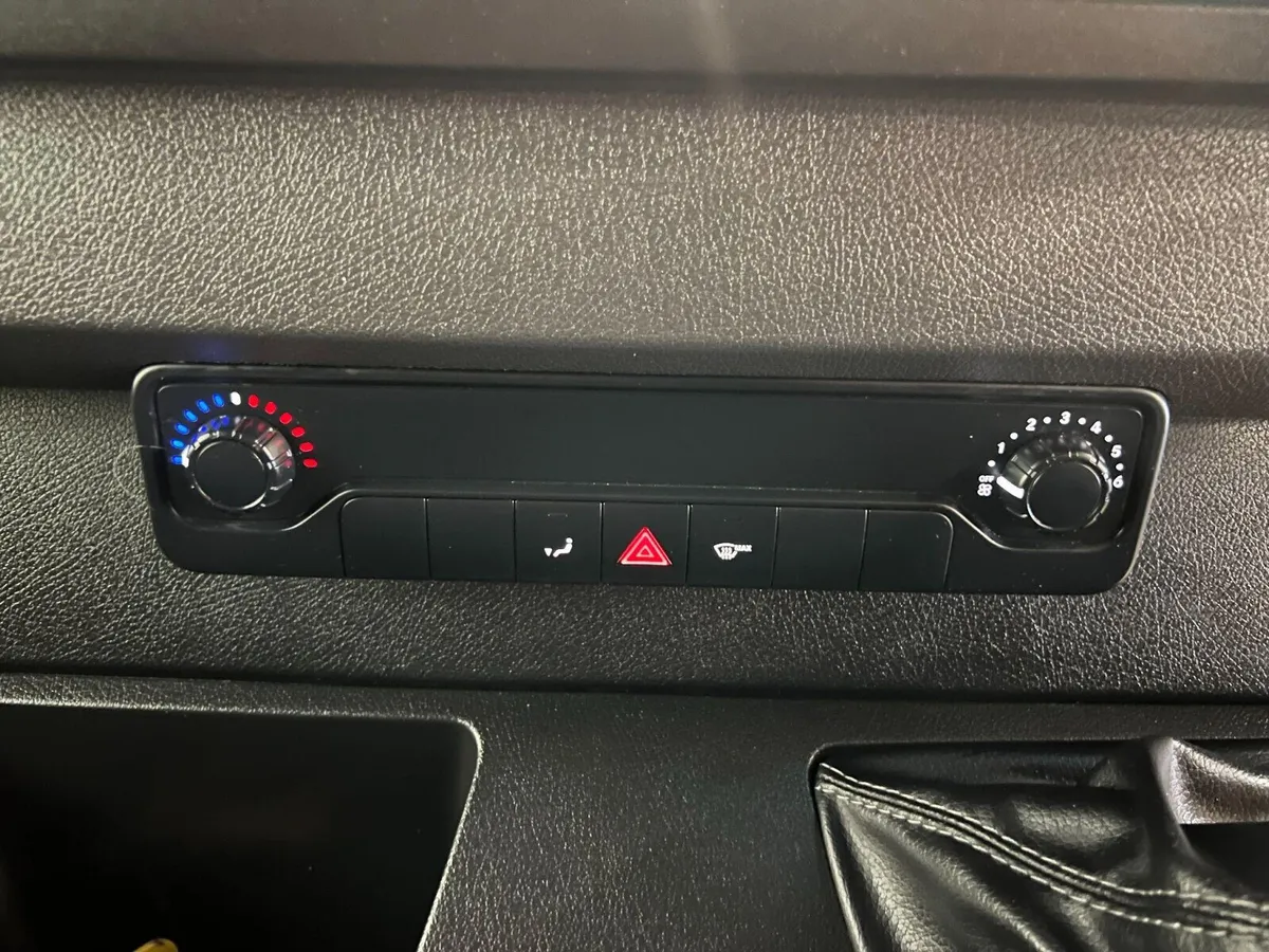 Mercedes-Benz Sprinter 2.0 317 CDI HD RWD L3 H2 - Image 4
