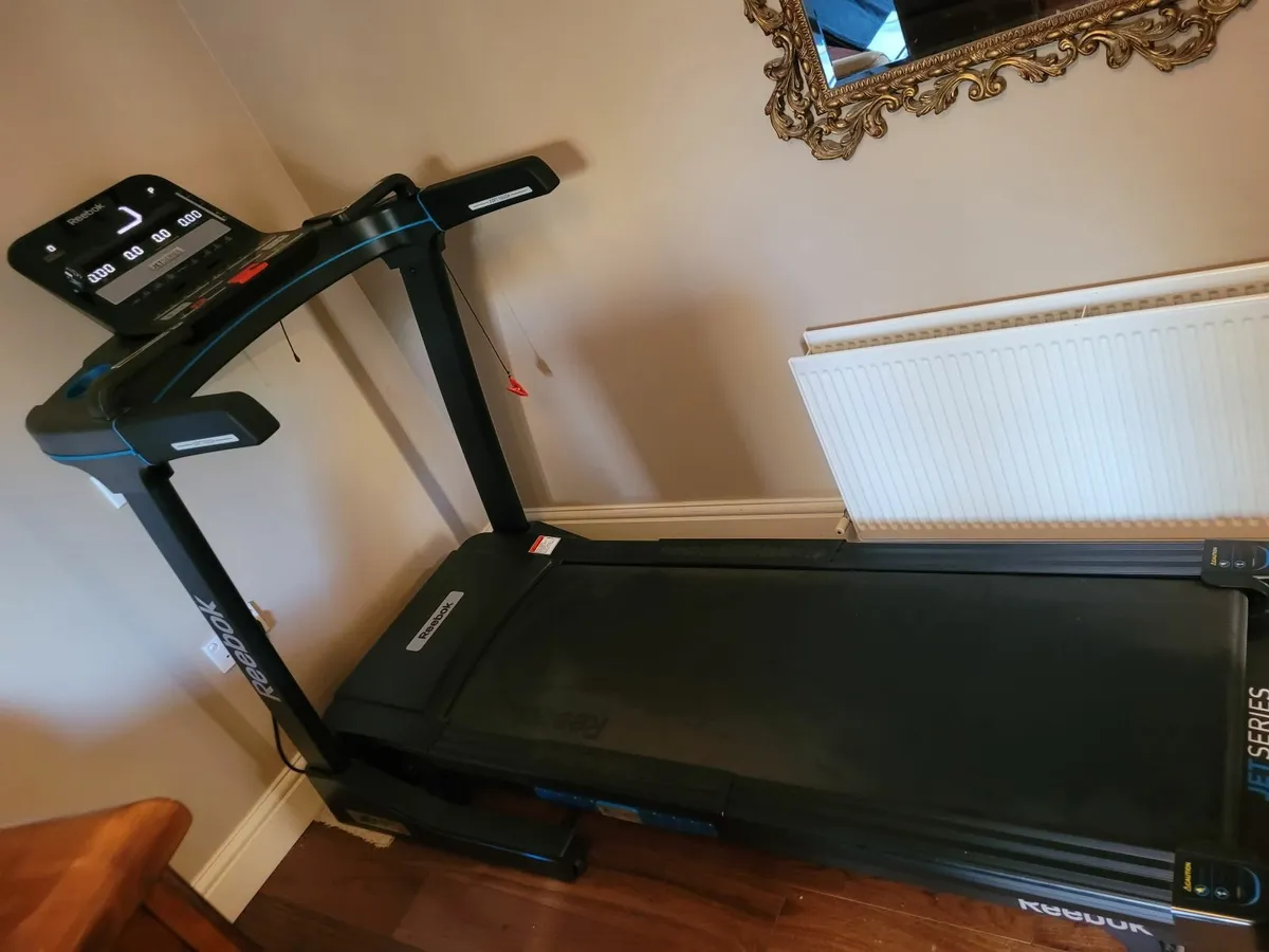 Reebok JET300 Treadmill - Image 4