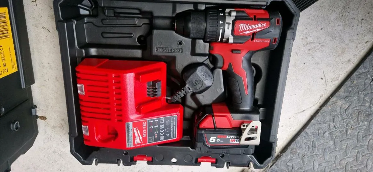 18v Milwaukee Drill set - Image 2