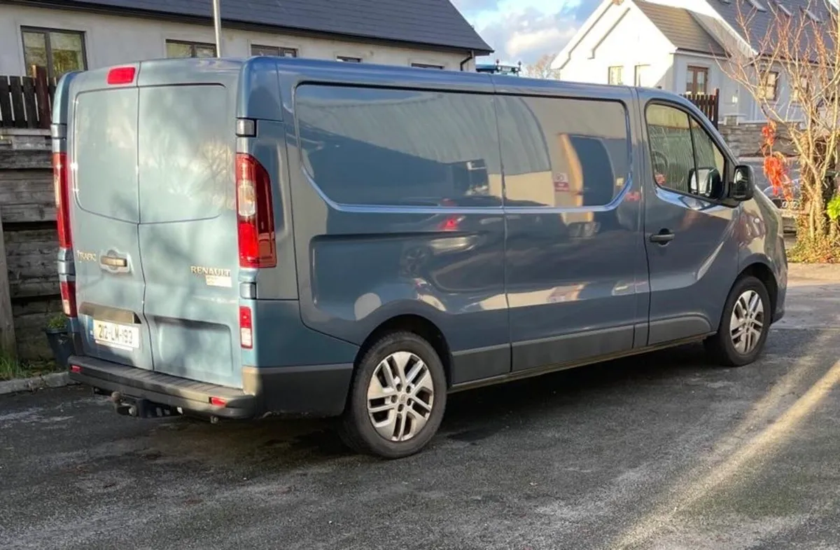 Renault Traffic - Image 2