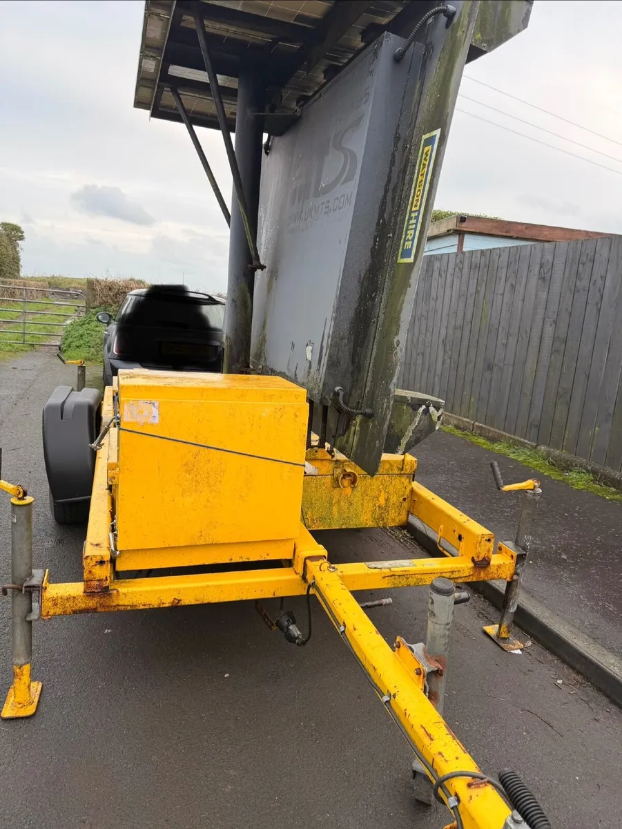 LED roadworks trailer sign - Image 2
