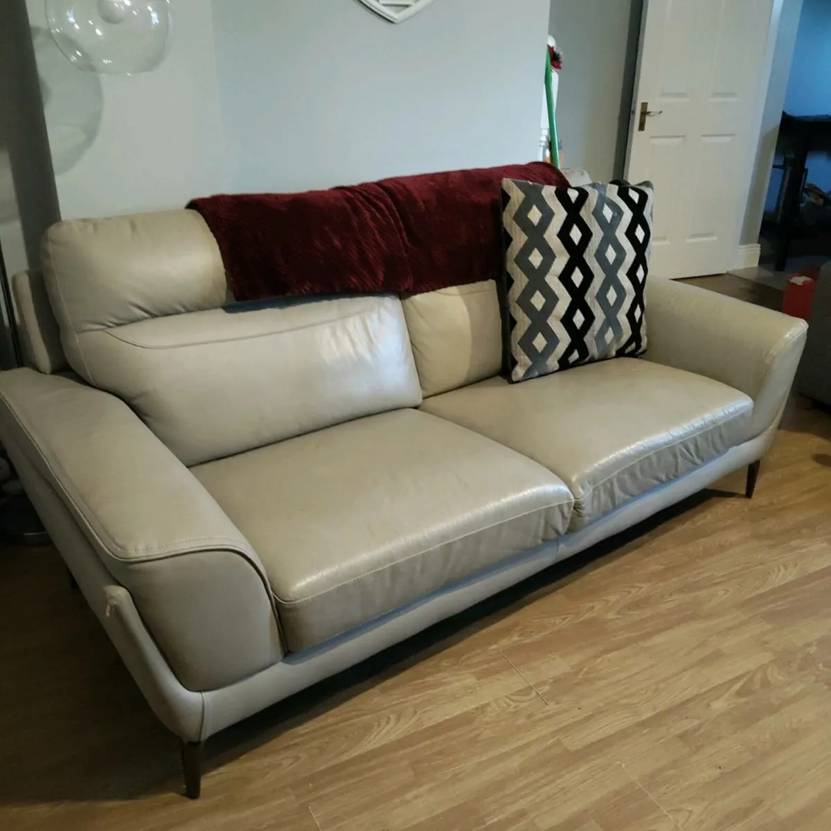 2 seater Couch - Image 1