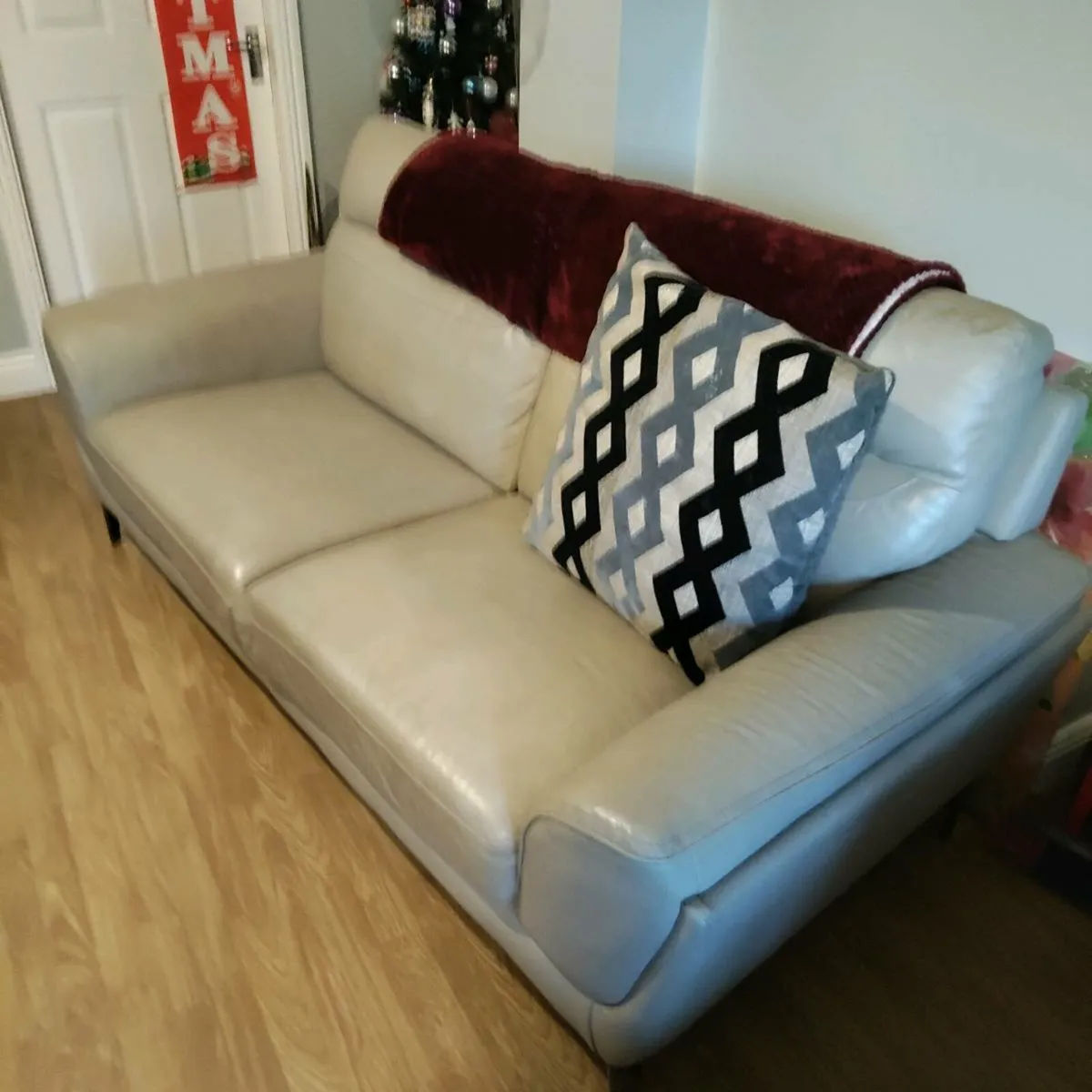 2 seater Couch - Image 2