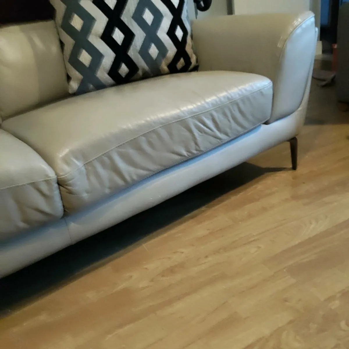 2 seater Couch - Image 3