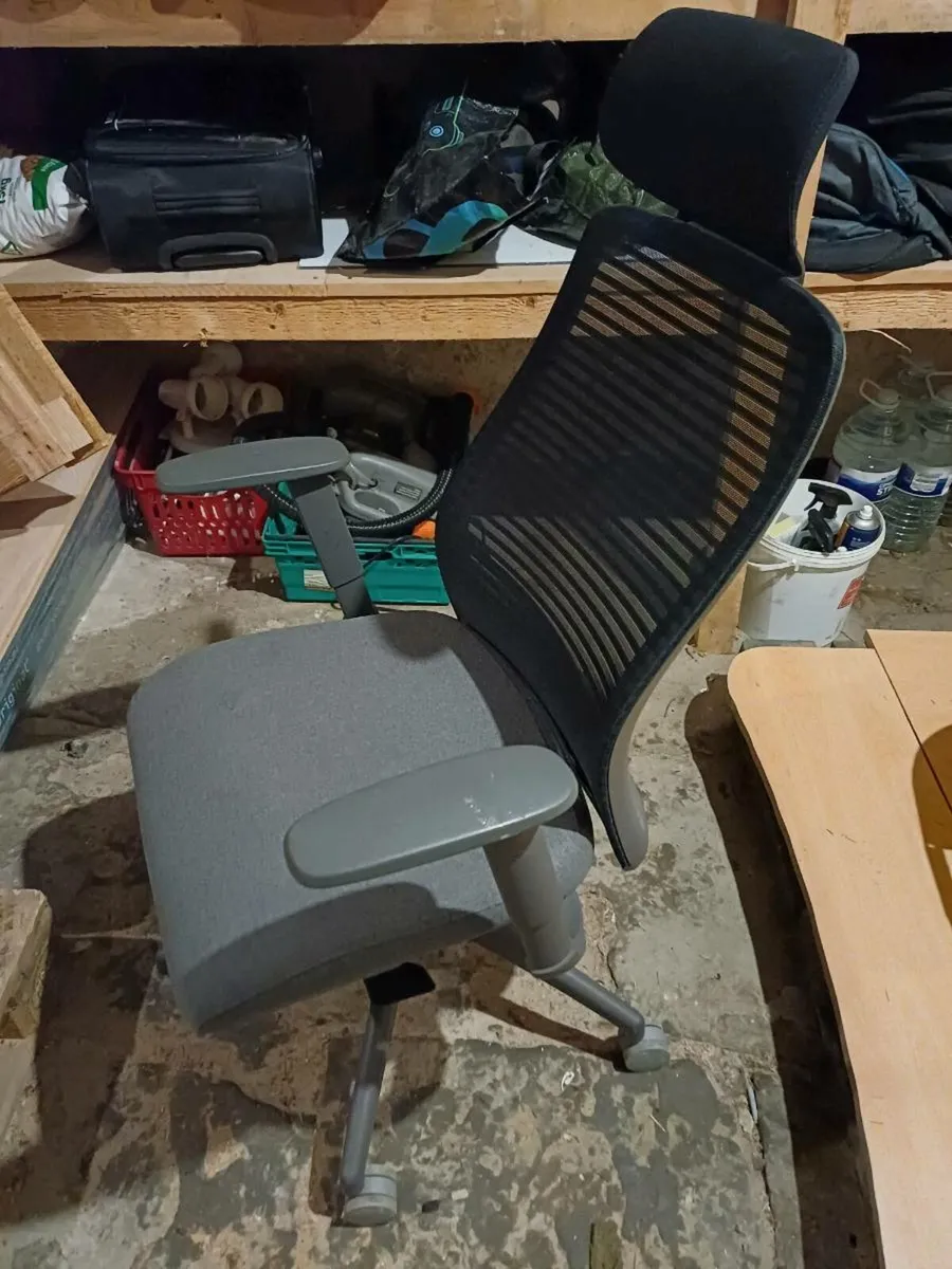 Office chair - Image 2
