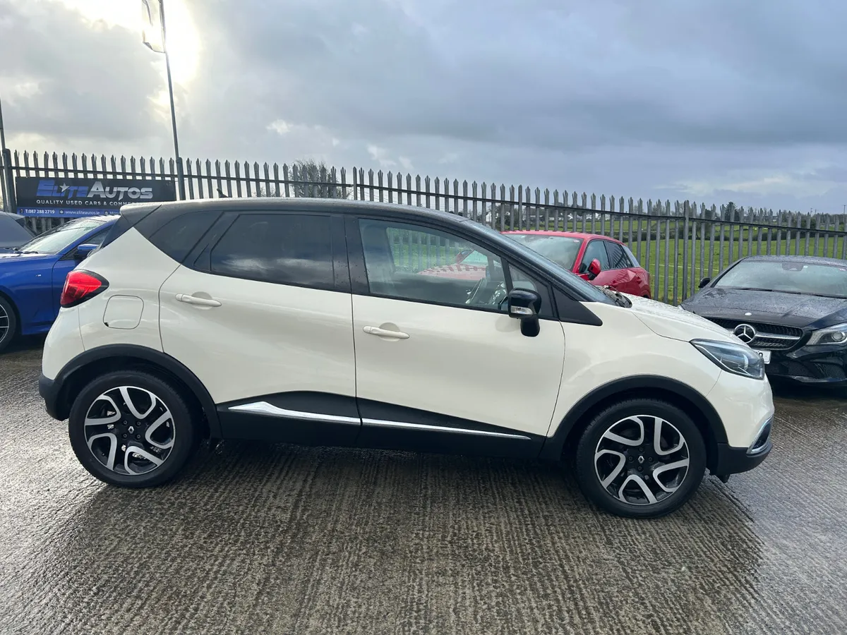 Renault Captur Automatic 2015 - Image 2