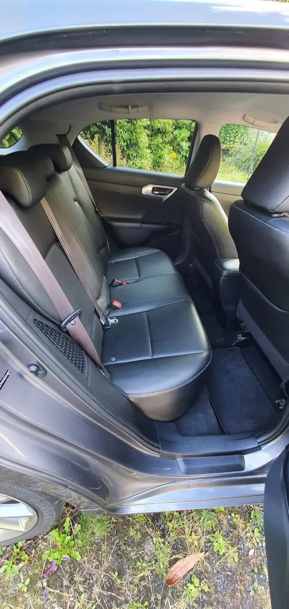 Lexus CT 2014 - Image 2