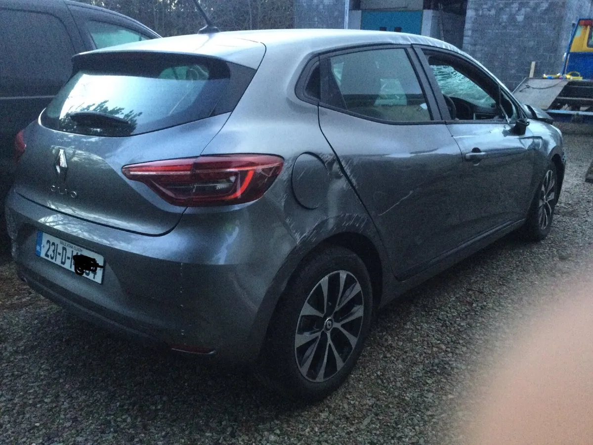 2023 Renault Clio automatic - Image 3