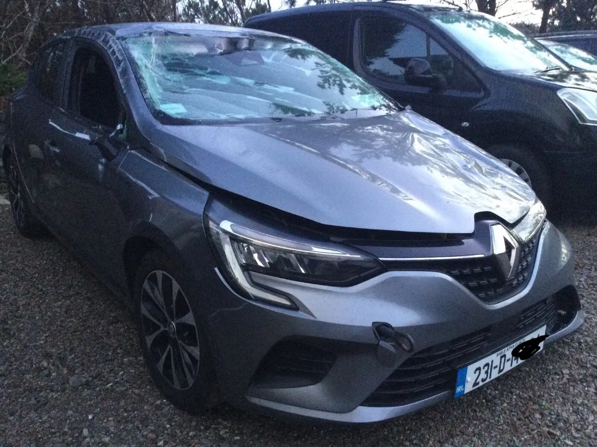 2023 Renault Clio automatic - Image 4